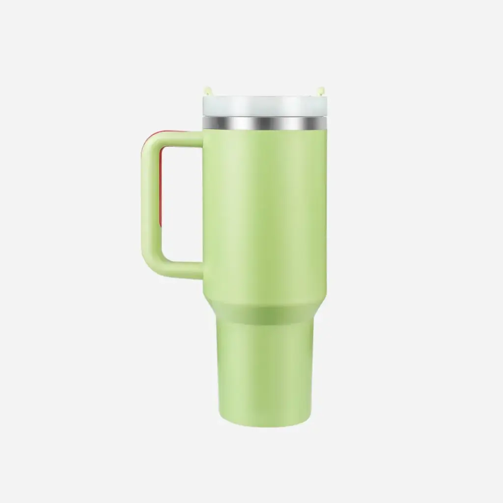 Vaso de café color verde con rosa